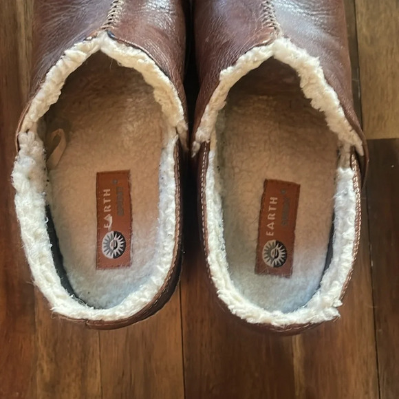Earth Brigitte brown leather clogs - Picture 5 of 9